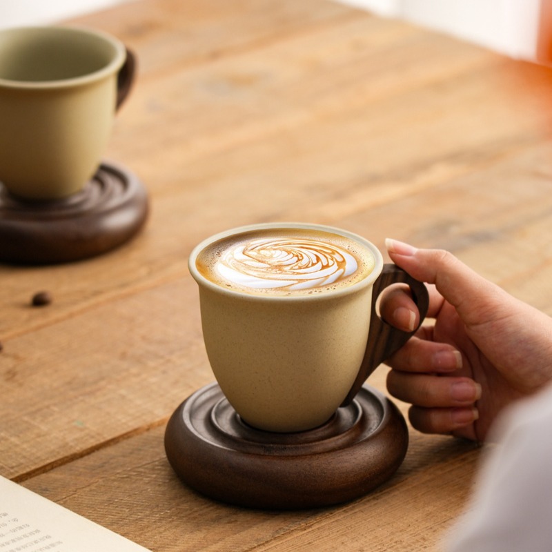 Coffee Tea Gardens - كوب قهوة إبداعي من السيراميك البني